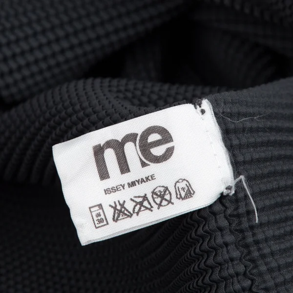 イッセイミヤケ ミーISSEY MIYAKE me ストレッチプリーツ5分袖カットソー チャコールF K-113814_016