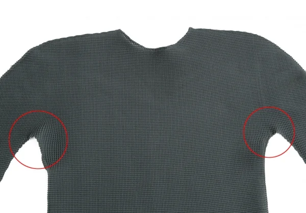 イッセイミヤケ ミーISSEY MIYAKE me ストレッチプリーツ5分袖カットソー チャコールF K-113814_003