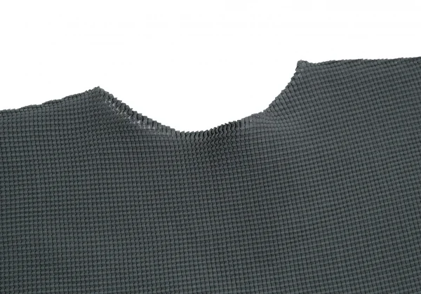 イッセイミヤケ ミーISSEY MIYAKE me ストレッチプリーツ5分袖カットソー チャコールF K-113814_006