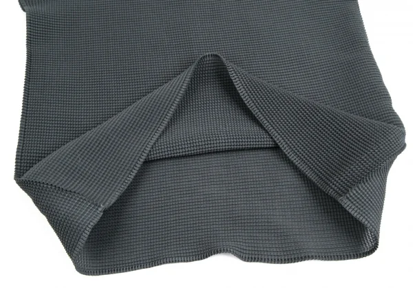 イッセイミヤケ ミーISSEY MIYAKE me ストレッチプリーツ5分袖カットソー チャコールF K-113814_009
