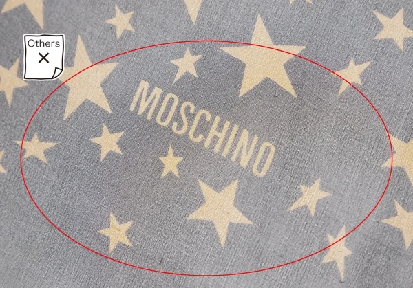 モスキーノMOSCHINO スタープリントシルクシフォンストール 黒 K-114092_003