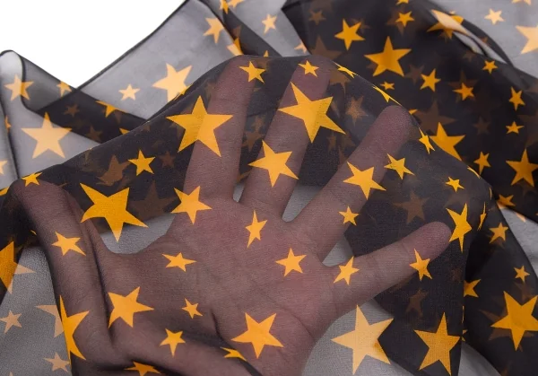 モスキーノMOSCHINO スタープリントシルクシフォンストール 黒 K-114092_005