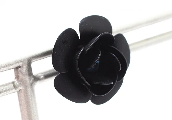 ジャンポールゴルチエJean Paul GAULTIER ビジュー装飾フラワーピアス 黒 K-114111_004