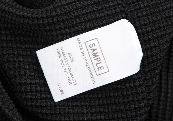 イッセイミヤケ ミーISSEY MIYAKE me カッティングデザインストレッチプリーツシャツ 黒F K-114220_015
