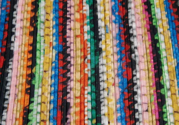 プリーツプリーズPLEATS PLEASE カラフルニット転写プリントタートルネックノースリーブカットソー マルチ5 K-114244_009