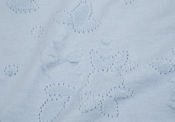 トリココムデギャルソンtricot COMME des GARCONS グリッタープリント針抜きフラワー柄クルーネックニット 水色S位 K-114437_010