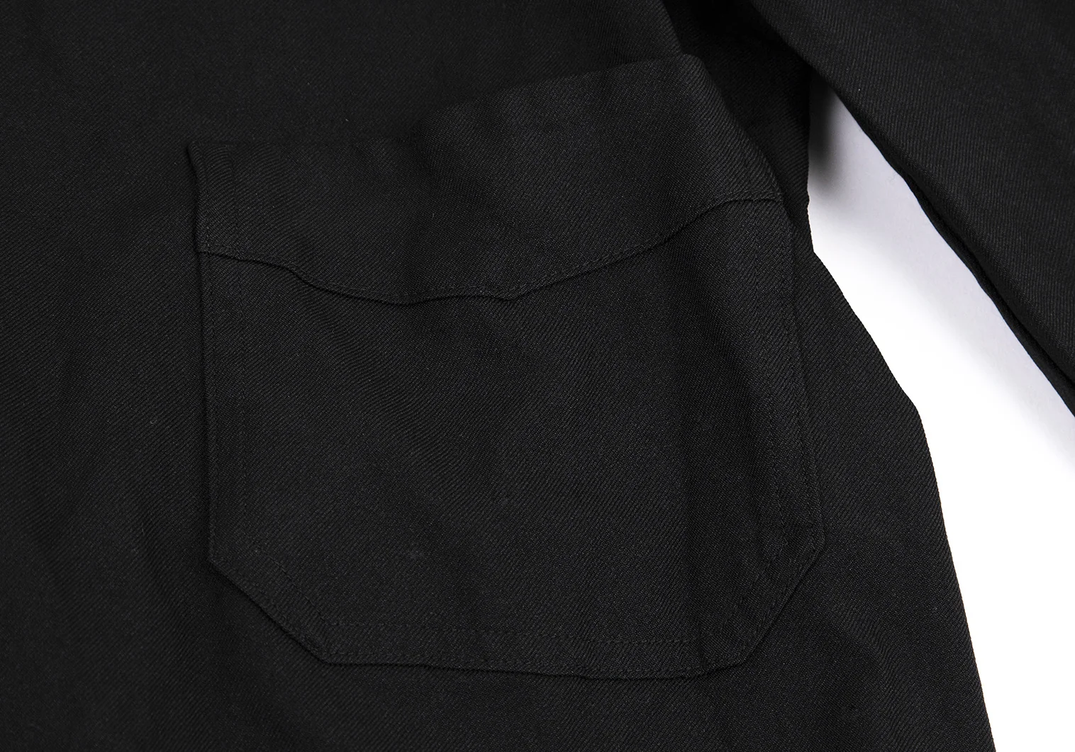 コムデギャルソン　コムコム　チェスターコート　裾プリーツ　ポリ縮　ブラック COMME des GARCONS HOMME PLUS（コムデギャルソンオムプリュス