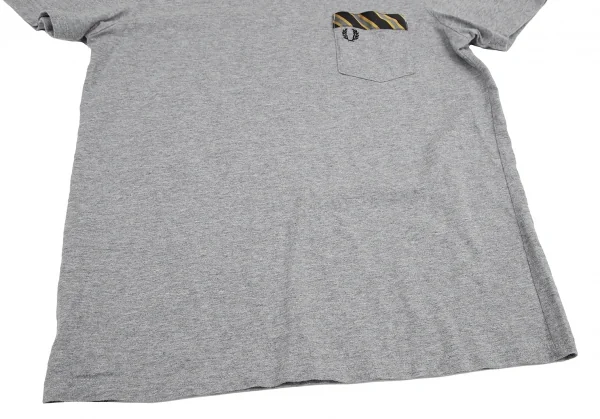 フレッドペリーFRED PERRY レジメンタルストライプ胸ポケットTシャツ グレーM K-114638_005