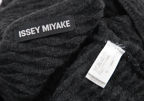 イッセイミヤケ メンISSEY MIYAKE MEN プリーツデザインウールクルーネックニット 黒4 K-114681_010