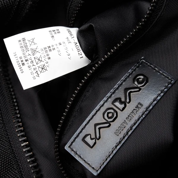 バオバオ イッセイミヤケ BAO BAO ISSEY MIYAKE SPORTS LINE WEEKENDER トライアングルパネルトートバッグ 黒 K-115387_016