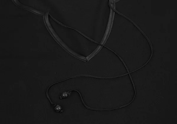 ヴィヴィアンタムVIVIENNETAM ドラゴン刺繍ネックコードデザイン