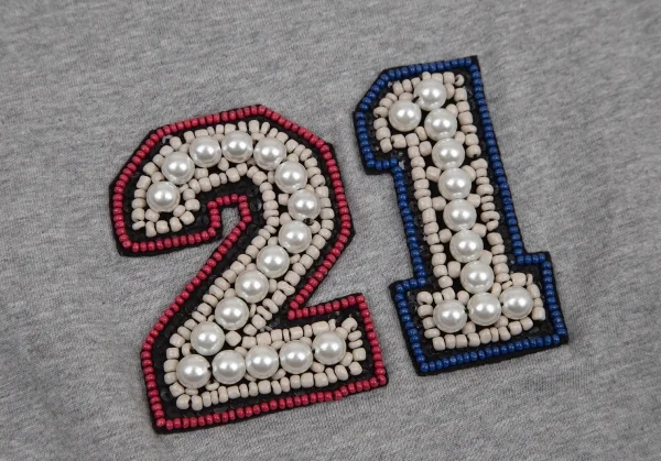 トリココムデギャルソンtricot COMME des GARCONS ビーズ刺繍ナンバリングカットソー グレーL K-115681_005