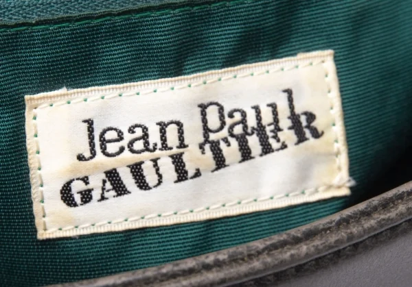 ジャンポールゴルチエJean Paul GAULTIER ロゴフラップショルダーバッグ 黒 K-115791_020