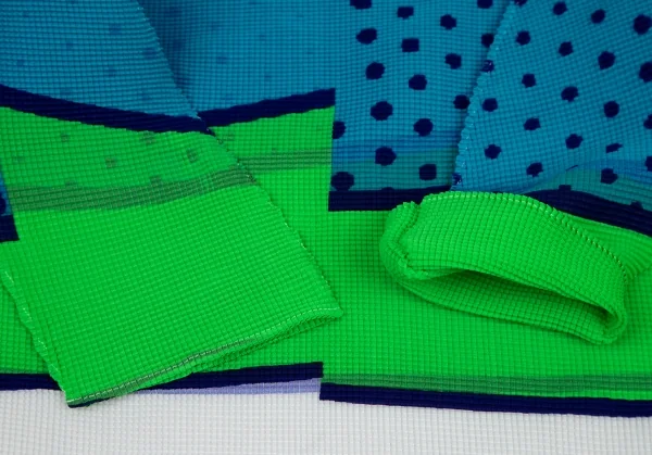 イッセイミヤケ ミーISSEY MIYAKE me グラフィックプリントストレッチプリーツカットソー マルチM位 K-116038_005