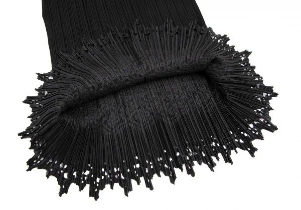 プリーツプリーズPLEATS PLEASE ダマスクエンボス裾カッティングノースリーブトップス 黒3 K-116058_010