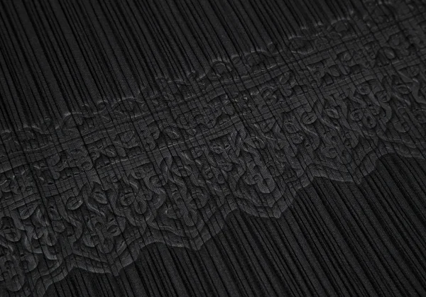 プリーツプリーズPLEATS PLEASE ダマスクエンボス裾カッティングスカート 黒3 K-116059_006