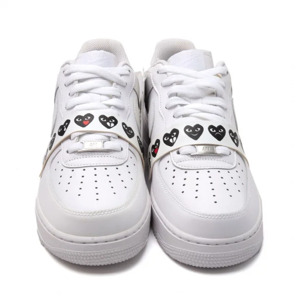 プレイコムデギャルソン×ナイキPLAY COMME des GARCONS×NIKE エアフォース1ローカットスニーカー 白黒27 K-116285_002