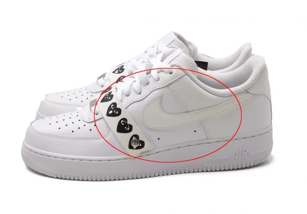 プレイコムデギャルソン×ナイキPLAY COMME des GARCONS×NIKE エアフォース1ローカットスニーカー 白黒27 K-116285_005