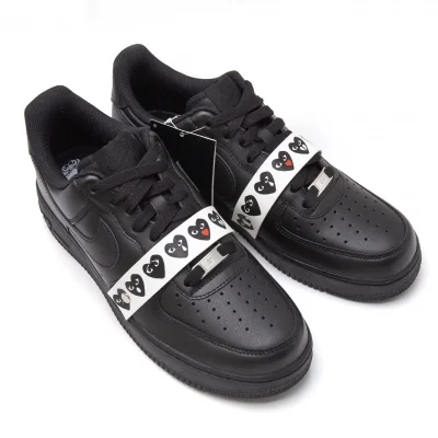 プレイコムデギャルソン×ナイキPLAY COMME des GARCONS×NIKE エアフォース1ローカットスニーカー 黒白