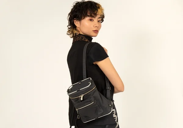 ジャンポールゴルチエJean Paul GAULTIER メタルフレームミニリュックサック 黒 K-116600_019