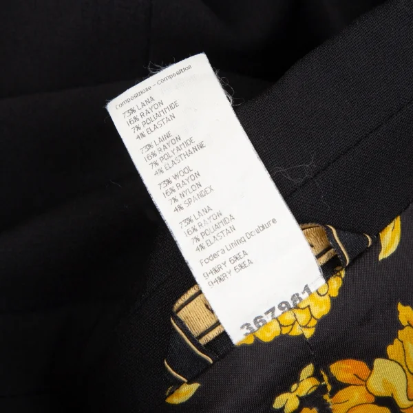 ヴェルサーチVERSACE 裏ゴシックプリントストレッチメデューサボタンジャケット 黒38 K-116822_019