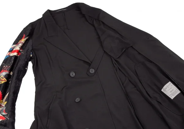 ヨウジヤマモト プールオムYohji Yamamoto POUR HOMME 片袖グラフィックベロア切替ピークドフレアドレスコート 黒1 K-117457_012