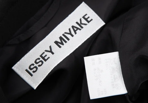 ISSEY MIYAKE Wool Chesterfield Coat K-117510_016