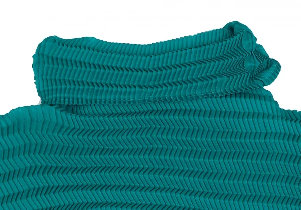 イッセイミヤケISSEY MIYAKE ジグザグプリーツハイネックブラウス エメラルドグリーン2 K-117514_012