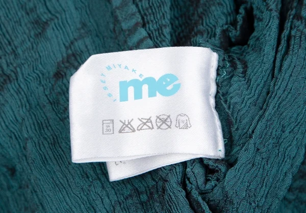 イッセイミヤケ ミーISSEY MIYAKE me 楊柳プリーツドレープハイネックチュニック 緑Free K-117810_013