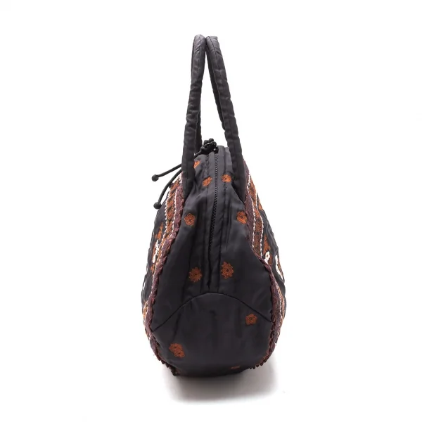 イッセイミヤケハートタマシャISSEY MIYAKE HaaT TaMaSHa フラワー刺繍ラウンドハンドバッグ 黒白茶 K-117901_003