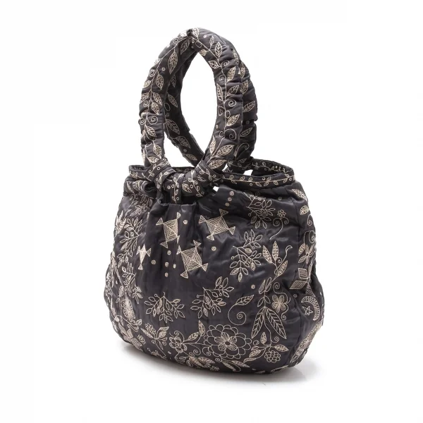 イッセイミヤケハートタマシャISSEY MIYAKE HaaT TaMaSHa ステッチ刺繍リングハンドルバッグ 黒 K-117902_002