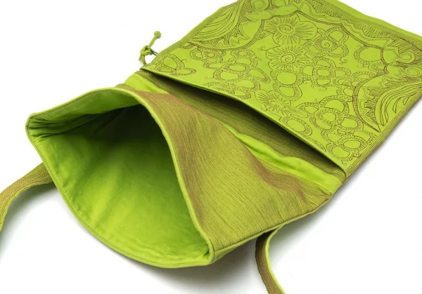 イッセイミヤケハートタマシャISSEY MIYAKE HaaT TaMaSHa ステッチ刺繍フラップショルダーバッグ 黄緑 K-117903_012