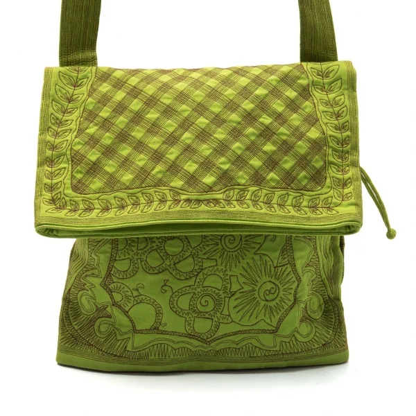 イッセイミヤケハートタマシャISSEY MIYAKE HaaT TaMaSHa ステッチ刺繍フラップショルダーバッグ 黄緑 K-117903_003