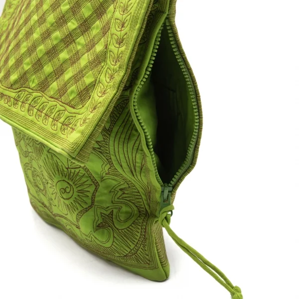 イッセイミヤケハートタマシャISSEY MIYAKE HaaT TaMaSHa ステッチ刺繍フラップショルダーバッグ 黄緑 K-117903_005