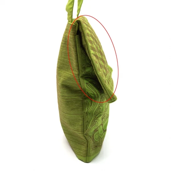イッセイミヤケハートタマシャISSEY MIYAKE HaaT TaMaSHa ステッチ刺繍フラップショルダーバッグ 黄緑 K-117903_007
