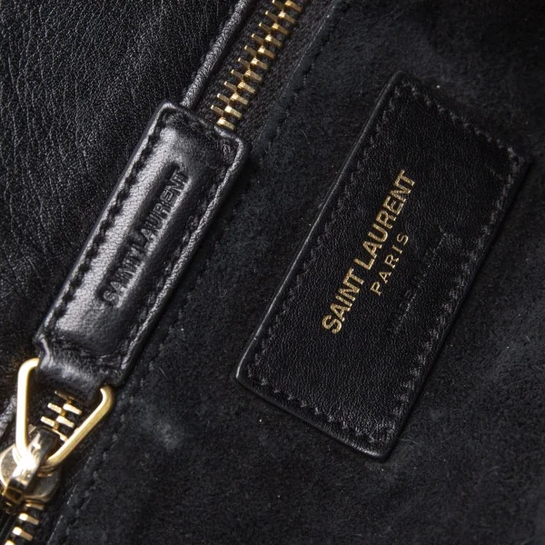 サンローランパリSAINT LAURENT PARIS カサンドラチャームレザーホーボーバッグ 黒 K-117970_017