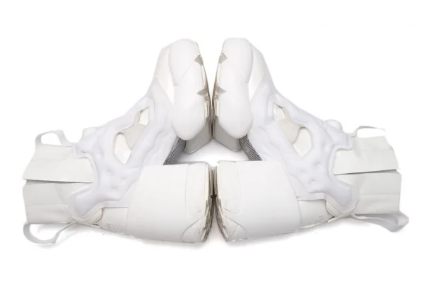 Maison Margiela x Reebok Tabi Instapump Fury Hi Sneakers K-118004_012