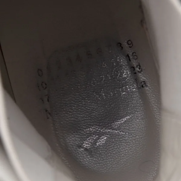 Maison Margiela x Reebok Tabi Instapump Fury Hi Sneakers K-118004_018