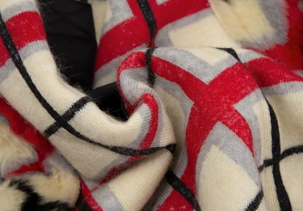 ゴルチエジーンズGAULTIER JEAN'S ファーチェックニットベスト クリーム赤黒40 K-118154_016