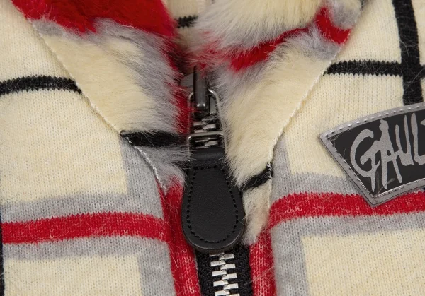 ゴルチエジーンズGAULTIER JEAN'S ファーチェックニットベスト クリーム赤黒40 K-118154_008