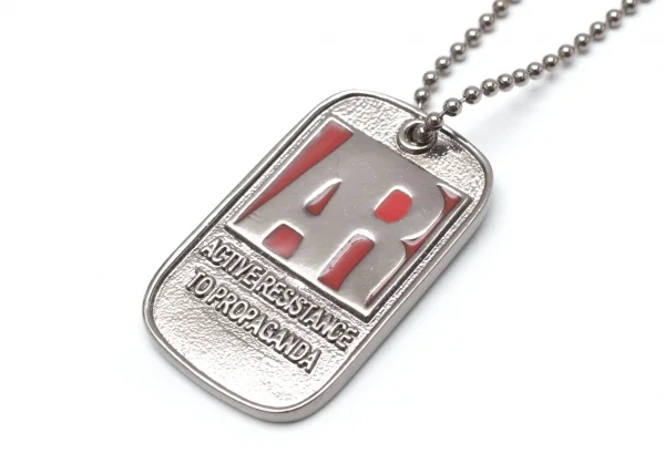 ヴィヴィアンウエストウッドVivienne Westwood ワールズエンド限定ARドッグタグネックレス 赤シルバー K-118559_004