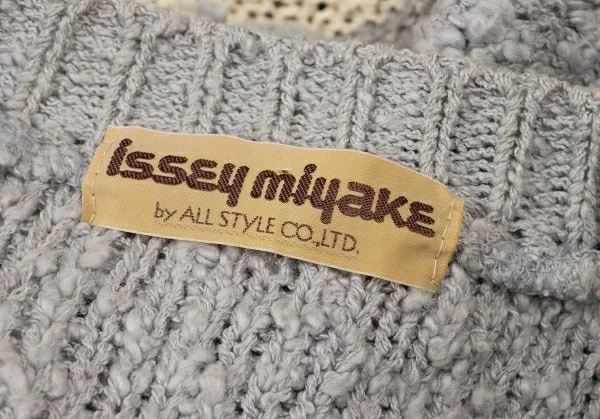 イッセイミヤケISSEY MIYAKE ビジュー装飾ボーダー織りニットセーター ブルーグレークリームM位 K-118674_020