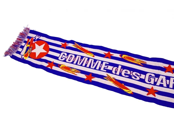 COMME des GARCONS ロゴジャガードフットボールストール 青赤 K-118735_002