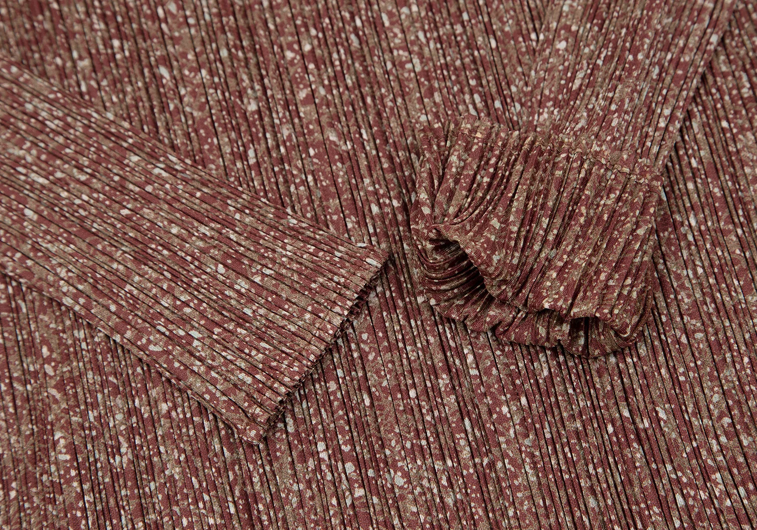 RIB PLEATS FEBRUARY – isseymiyake.com