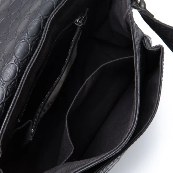 ヴィヴィアンウエストウッドVivienne Westwood オーブ型押しレザーショルダーバッグ 黒 K-119133_015