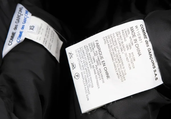 コムコム コムデギャルソンCOMME des GARCONS ナイロンサイドプリーツ中綿ダッフルコート 黒XS K-119336_017