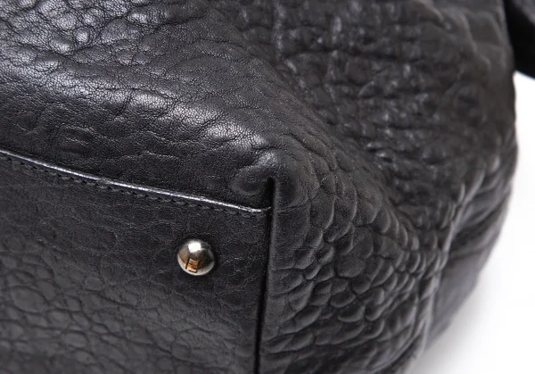 フェンディFENDI バックルベルトデザインシュリンクレザーバッグ 黒 K-119455_007