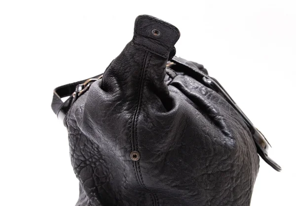 フェンディFENDI バックルベルトデザインシュリンクレザーバッグ 黒 K-119455_012