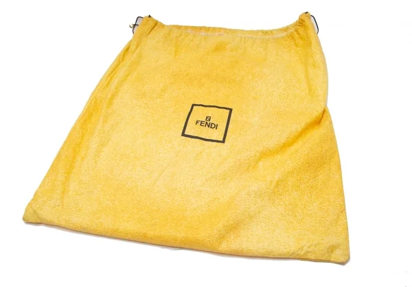 フェンディFENDI バックルベルトデザインシュリンクレザーバッグ 黒 K-119455_019