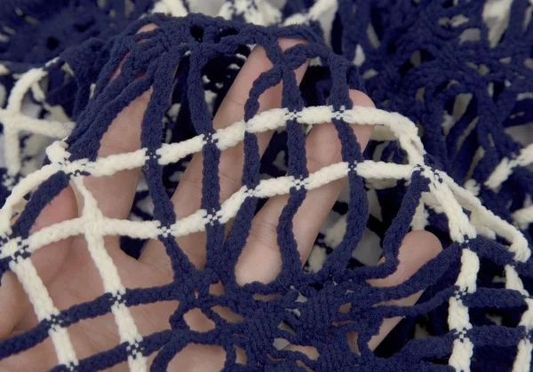 コムデギャルソンCOMME des GARCONS バイカラーネットノースリーブ 青白S位 K-119456_012